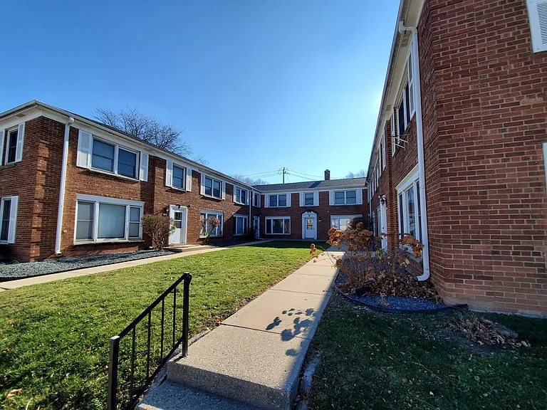 7505 W Center St — Photo 1