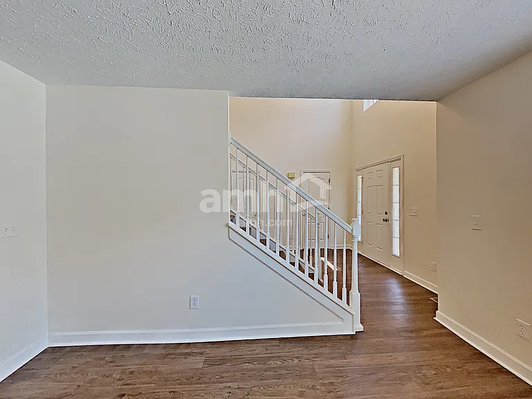 114 Judson Dr — Photo 3