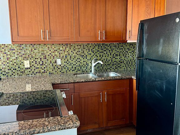 Kitchen w/ New Range/Oven