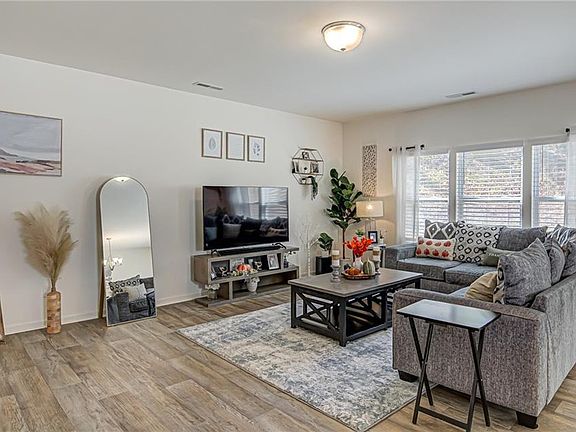 4th image of 4740 Wesmar Ct