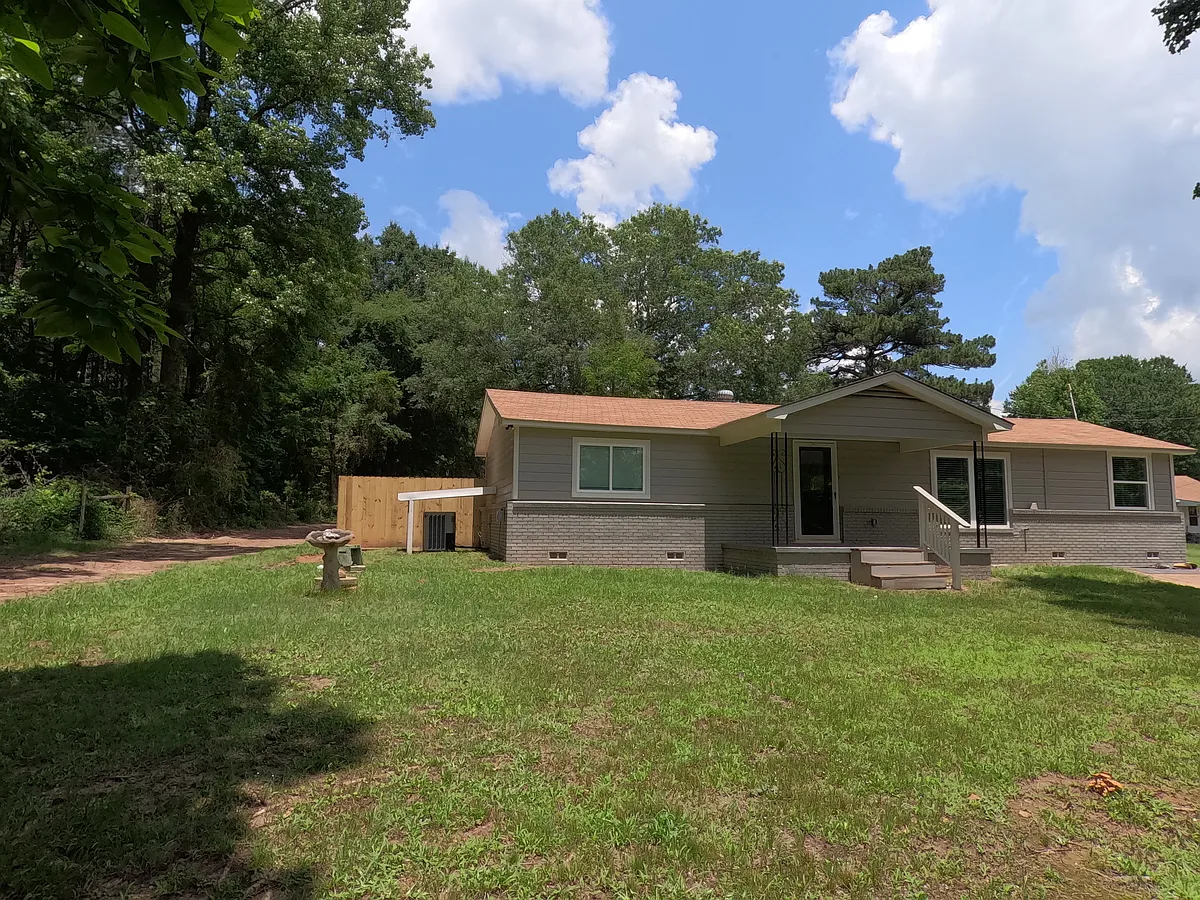 Building Photo - 374 Standpipe Rd E