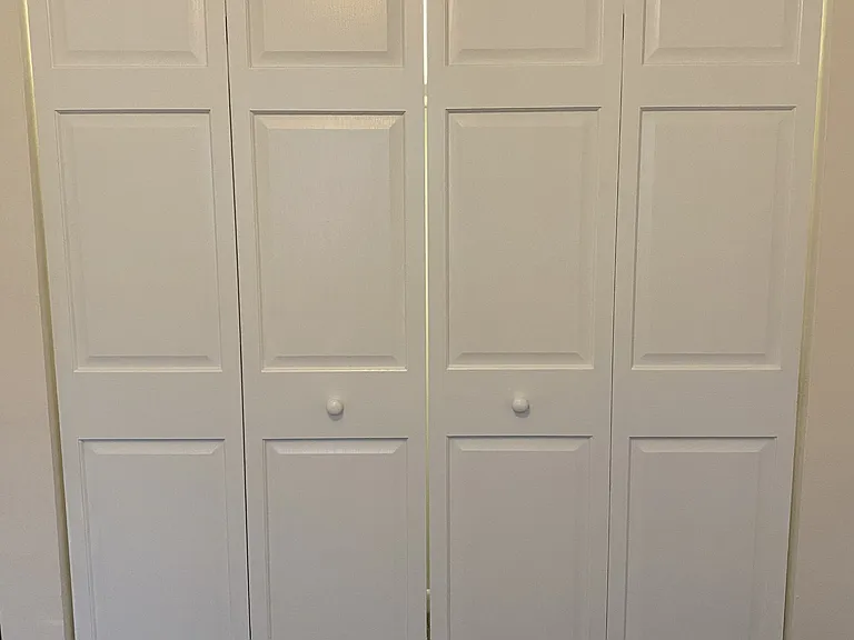Close up / Master Bedroom Closet