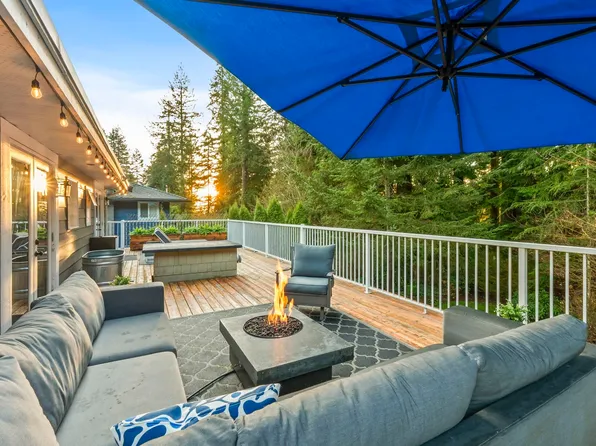 2569 Hyannis Point, North Vancouver, BC V7H 1R9
