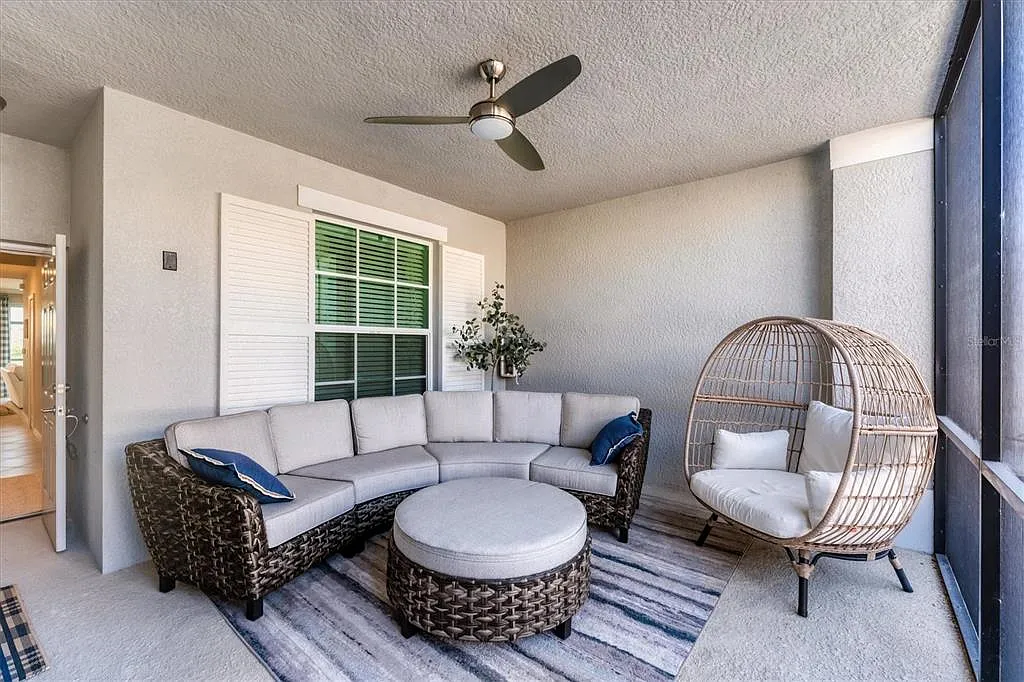 2 bed, 2.0 bath, 1366 sqft, $6,500 — Photo 3