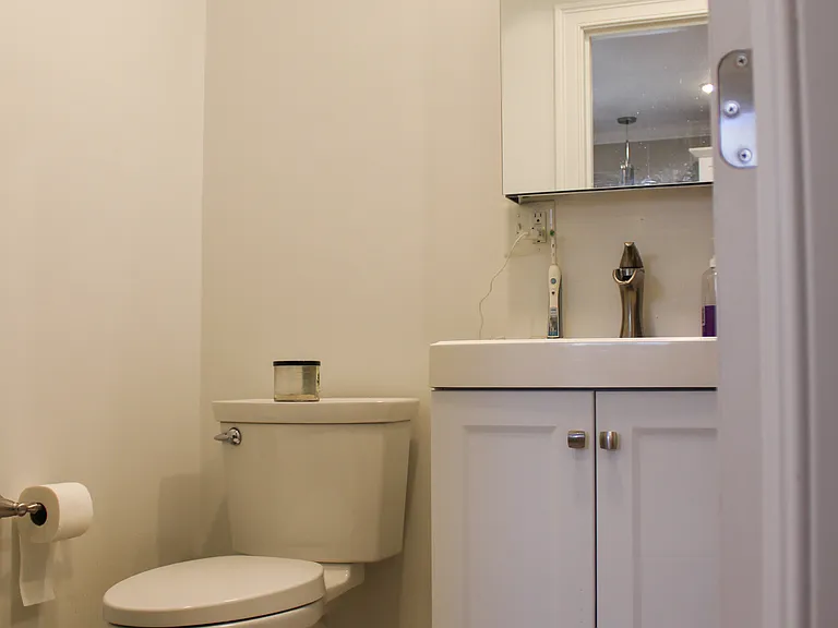 118 Highland Ave #2L — Photo 15