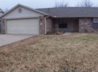 2103 S 11th St, Rogers, AR 72758