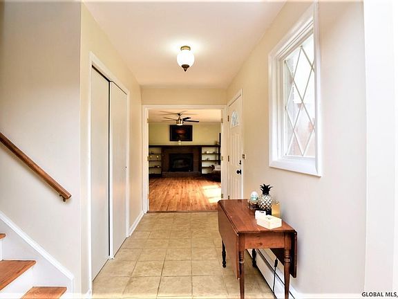2nd image of 3 Willowbrook Ln