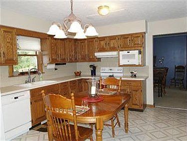 4th image of 428 Hampden Ct
