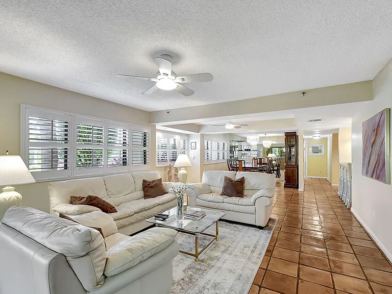 318 Oak Harbour Dr #318 — Photo 4