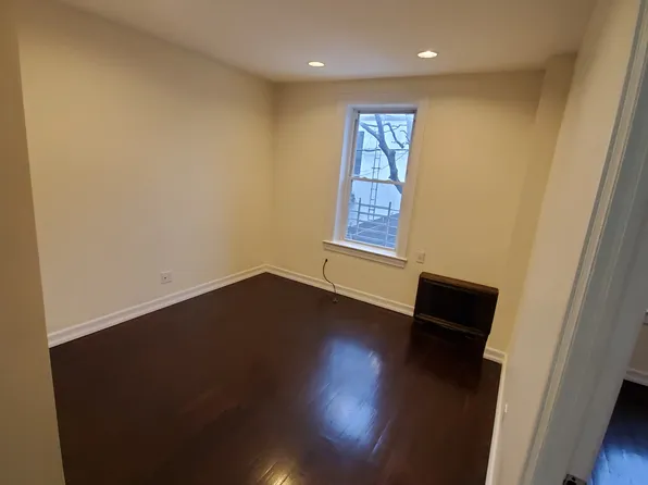 35-37 10th Street image 4 of 10