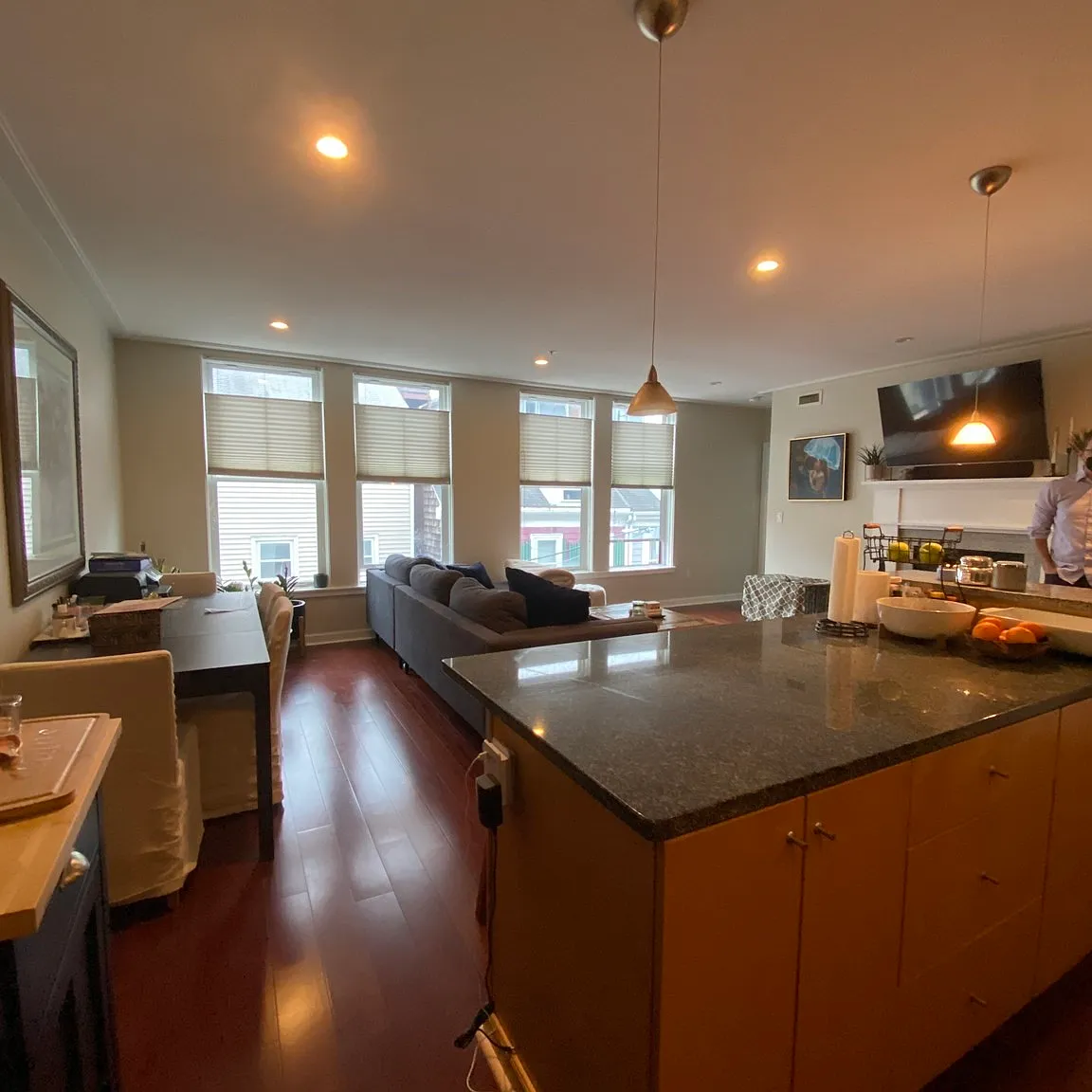 2 bed, 2.0 bath, 1030 sqft, $4,000 — Photo 4