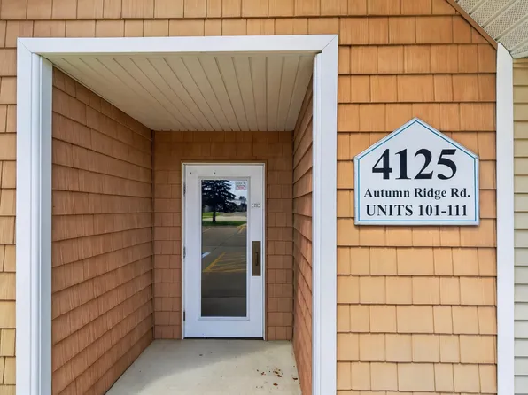 4125 Autumn Ridge Rd Unit 108, Cedar Falls, IA 50613