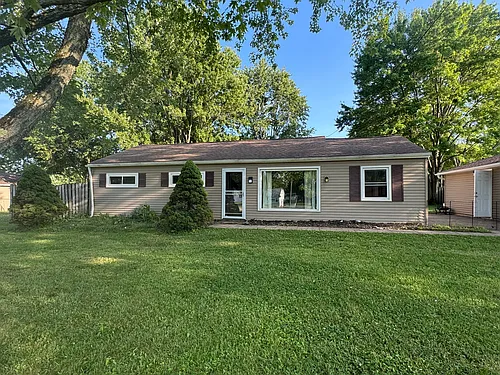3734 Applewood Dr Photo 1