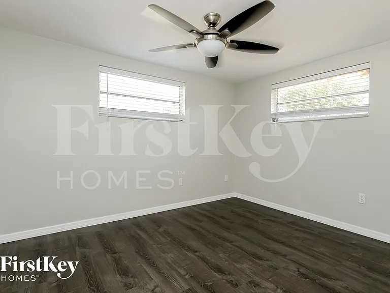 7424 Neva Ln — Photo 14