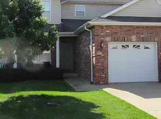 712 Titan Dr, O'Fallon, IL