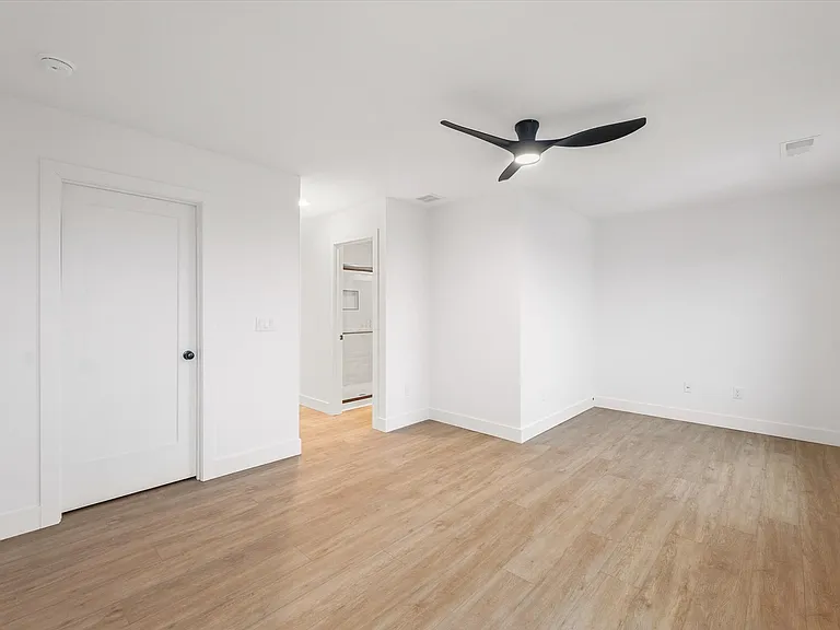 3708 Lighthouse Pointe — Photo 13