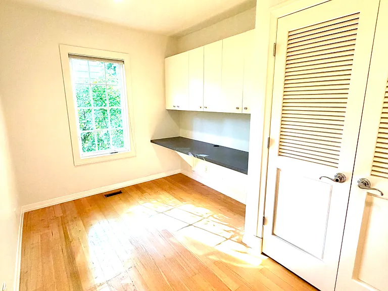 172 Middlecrest Rd — Photo 32
