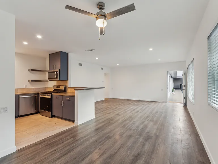 671 S Riverside Drive — Photo 14