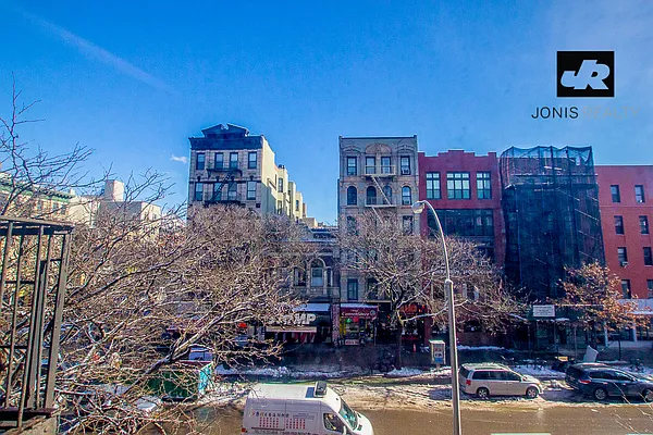 Rented by Jonis Realty | media 10