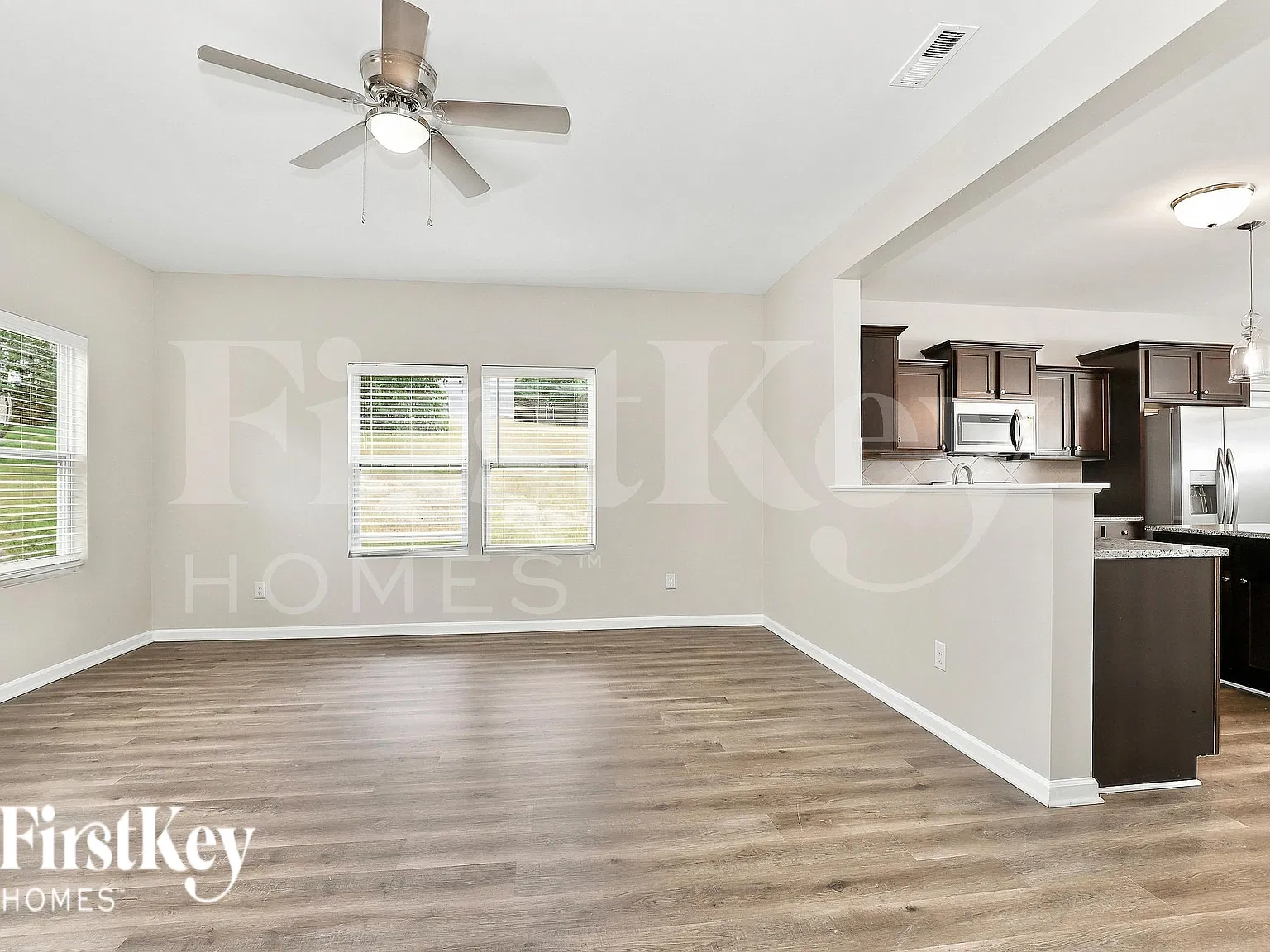 4 bed, 2.5 bath, 2371 sqft, $1,950 — Photo 4