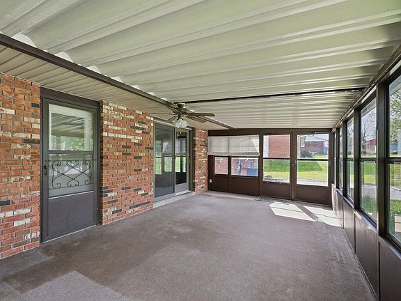 4th image of 215 Claxon Dr
