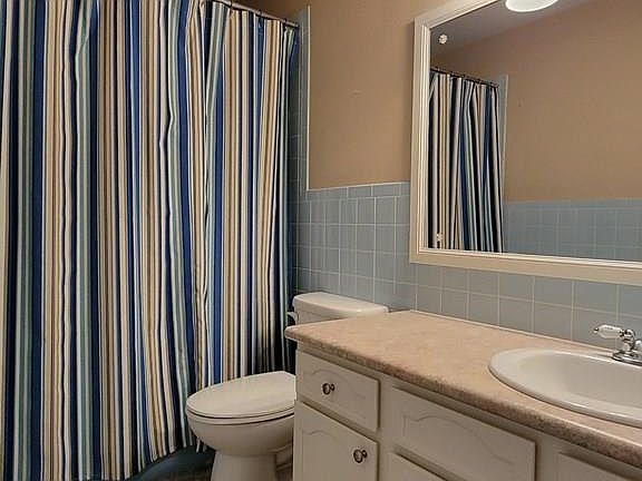 5th image of 14 Villa Dr