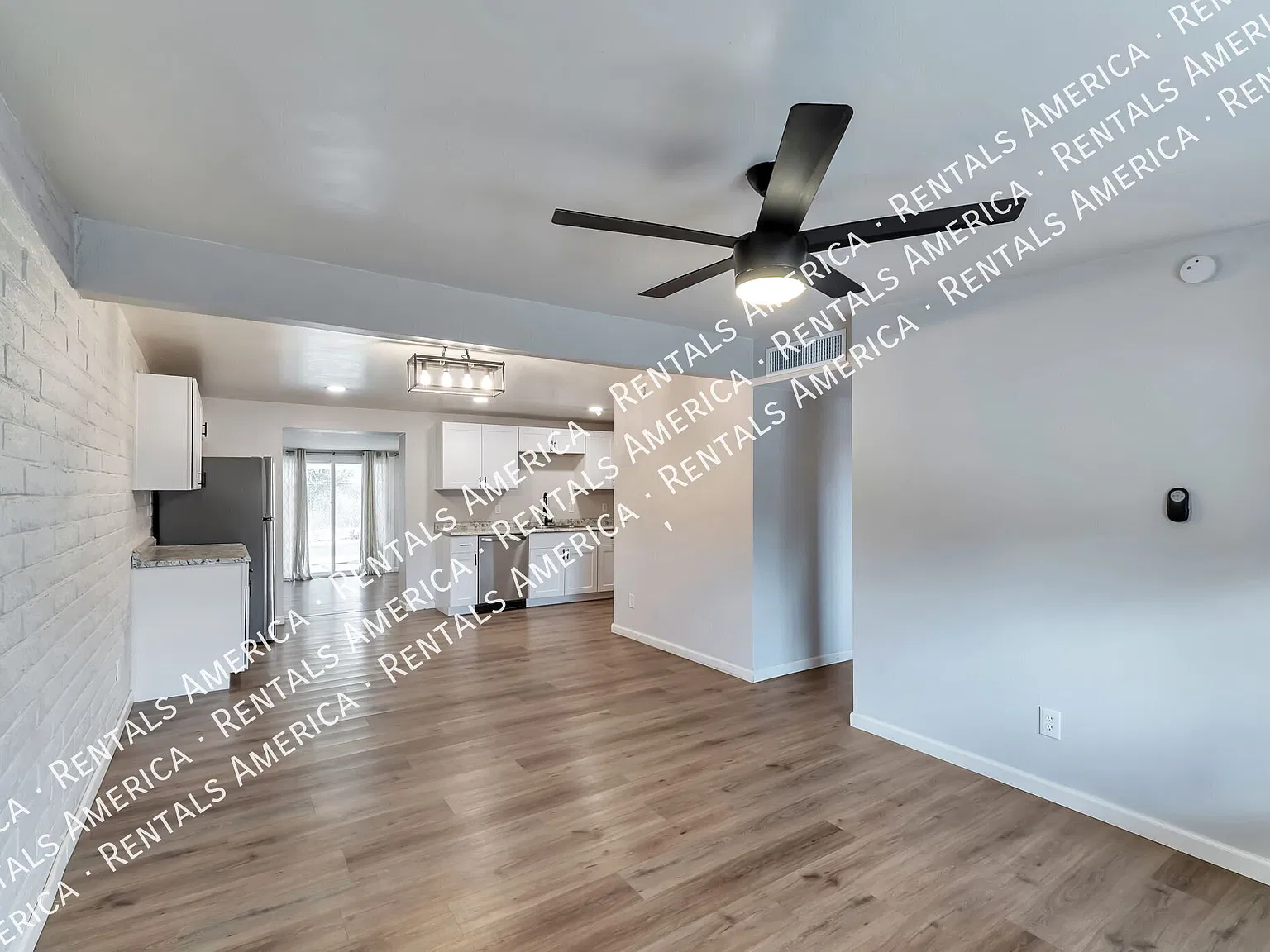 Great home on Northwest side with solar! — Photo 2