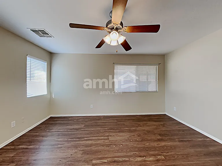 414 S 114th Ave — Photo 8