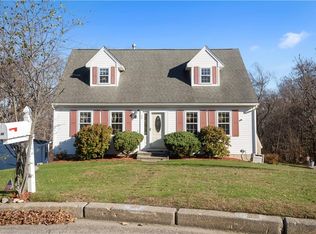 15 Red Berry Cir, Cranston, RI 02921