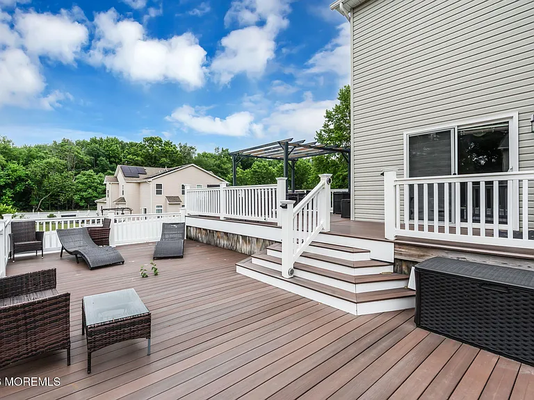 12 Sanford St — Photo 24