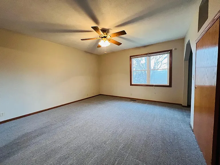 5819 N 127th Avenue Cir — Photo 24