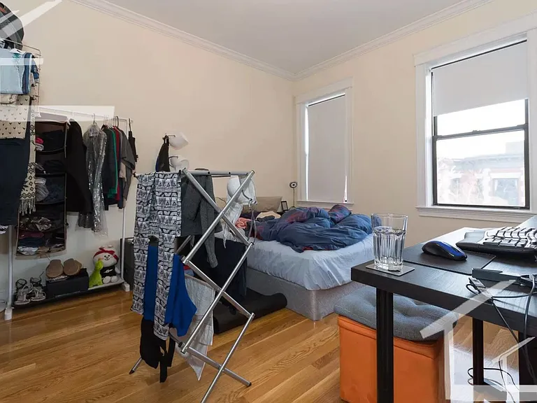 90 Quint Ave #3 — Photo 6