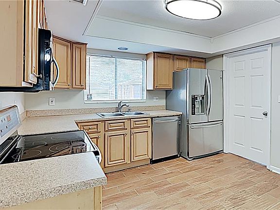 5th image of 9909 62nd St