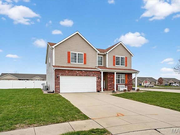2nd image of 605 Janet Ct