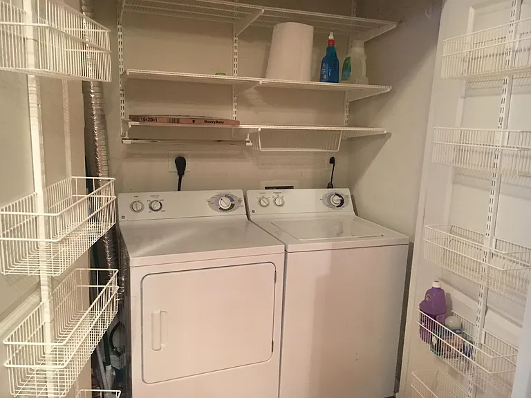 1021 N Garfield St #405 — Photo 9