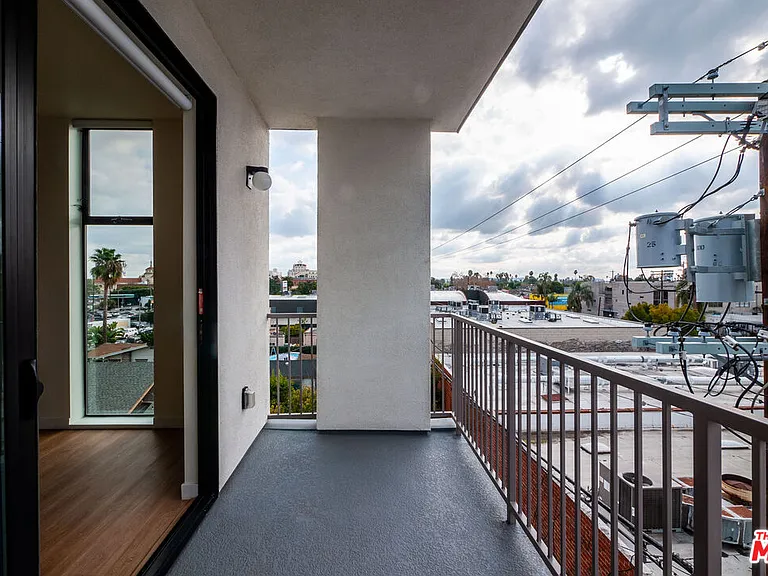 747 Lillian Way #8 — Photo 26
