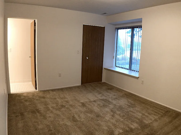 Prentiss Pointe Apartments — Photo 330
