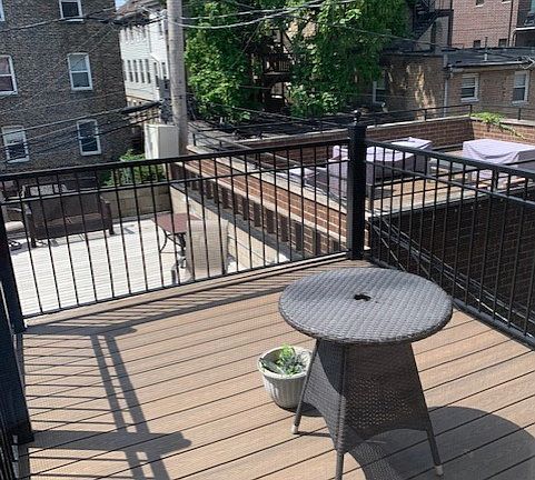 5th image of 1327 W Walton St #2