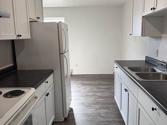2nd image of 600 W Dakota Ave Unit 12