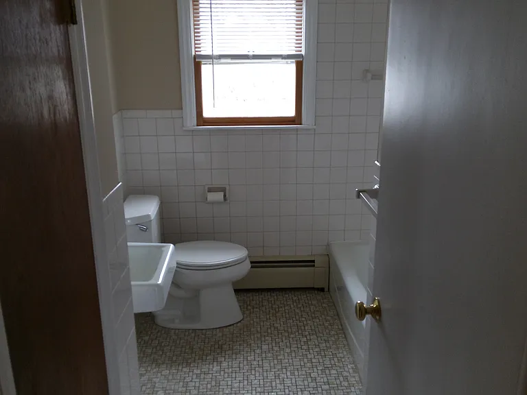 121 King Philip Rd — Photo 11