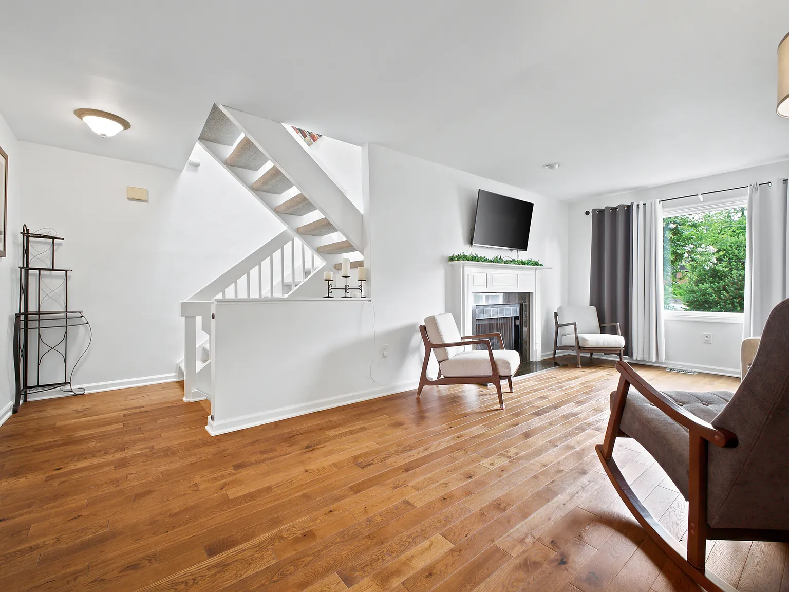 2 bed, 2.5 bath, 1296 sqft, $2,200 — Photo 4