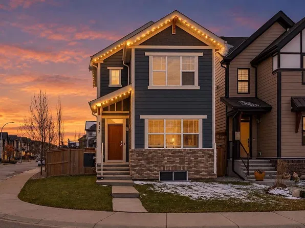 112 W Masters Hts SE, Calgary, AB T3M 2M8