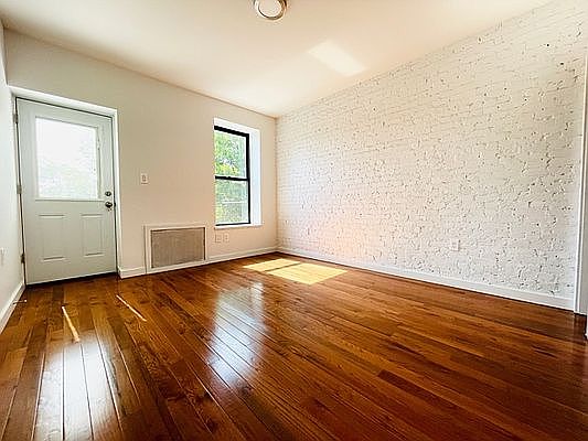 5th image of 283 Kingsland Ave #2
