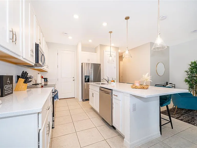 1013 Plantation Ln — Photo 12