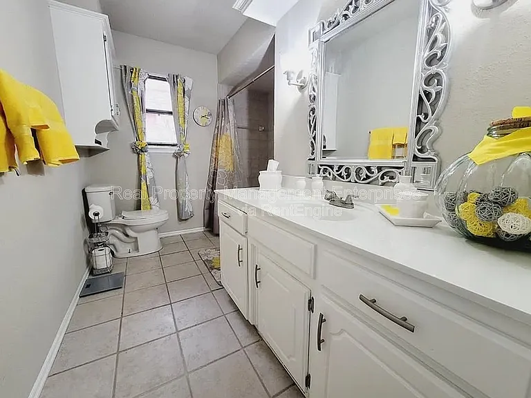 1336 SW 109th Pl — Photo 16
