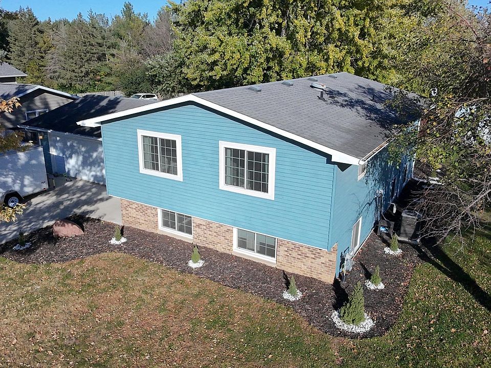 1st image of 524 10th Ave NW