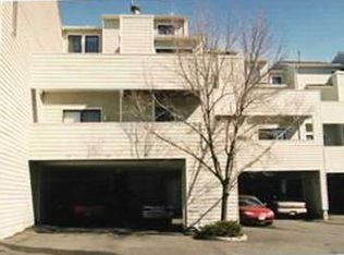 773 Spinnaker Ct, Secaucus, NJ 07094