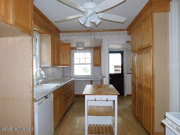 5th image of 4352 Berwick Ave
