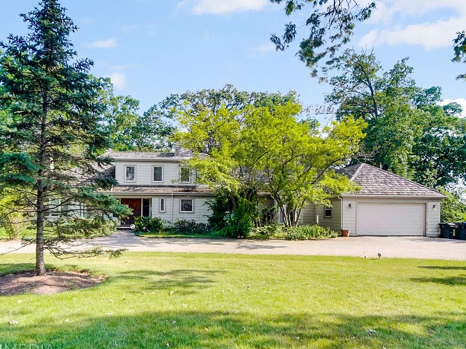 1st image of 935 Woodland Dr