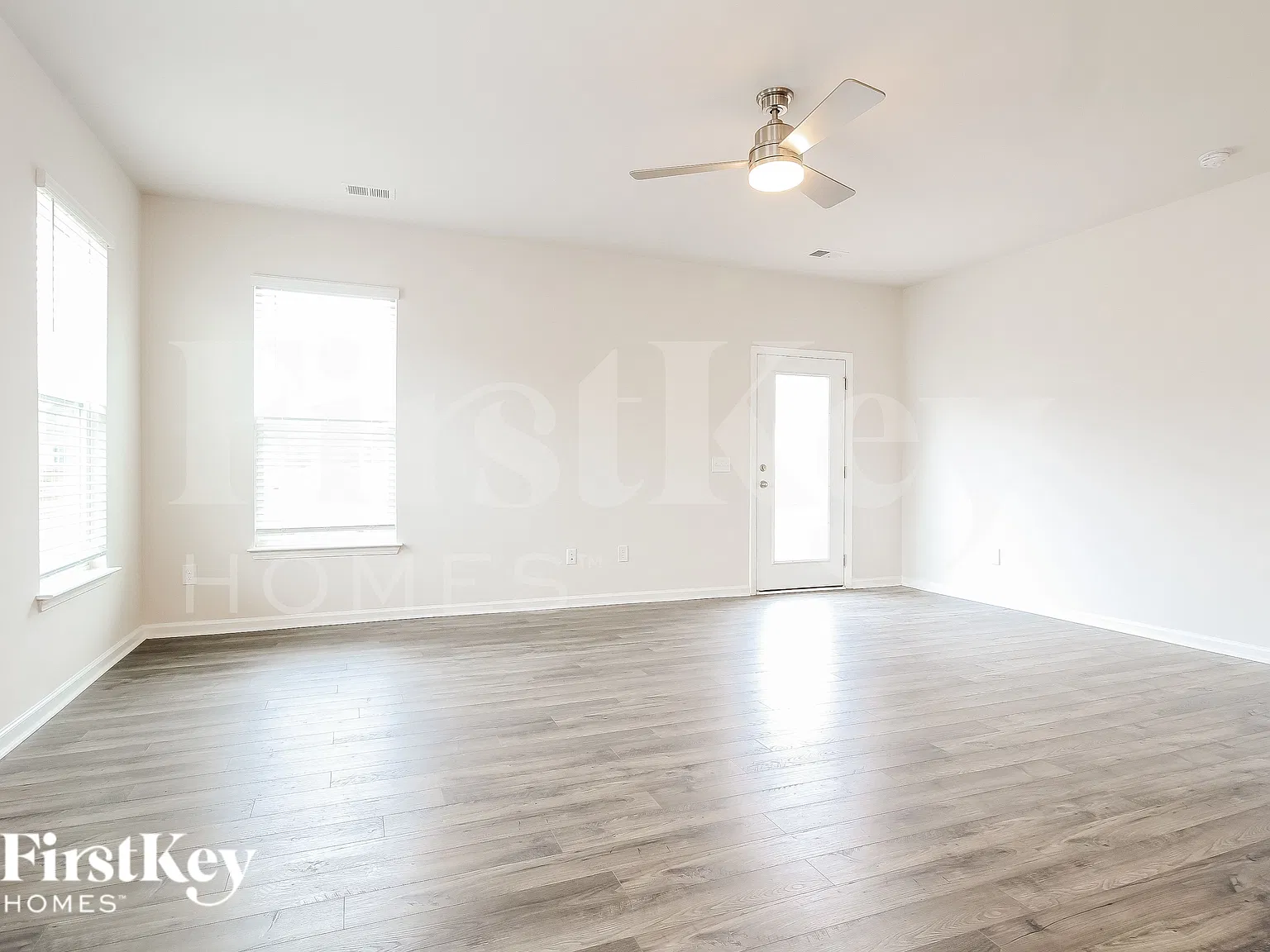 4 bed, 3.5 bath, 3184 sqft, $2,735 — Photo 4